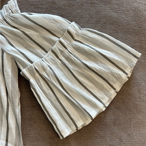 Paradis Miss Tops - 🤍2xHP🤍 Off Shoulder Striped Top with Bell Sleeves - Small